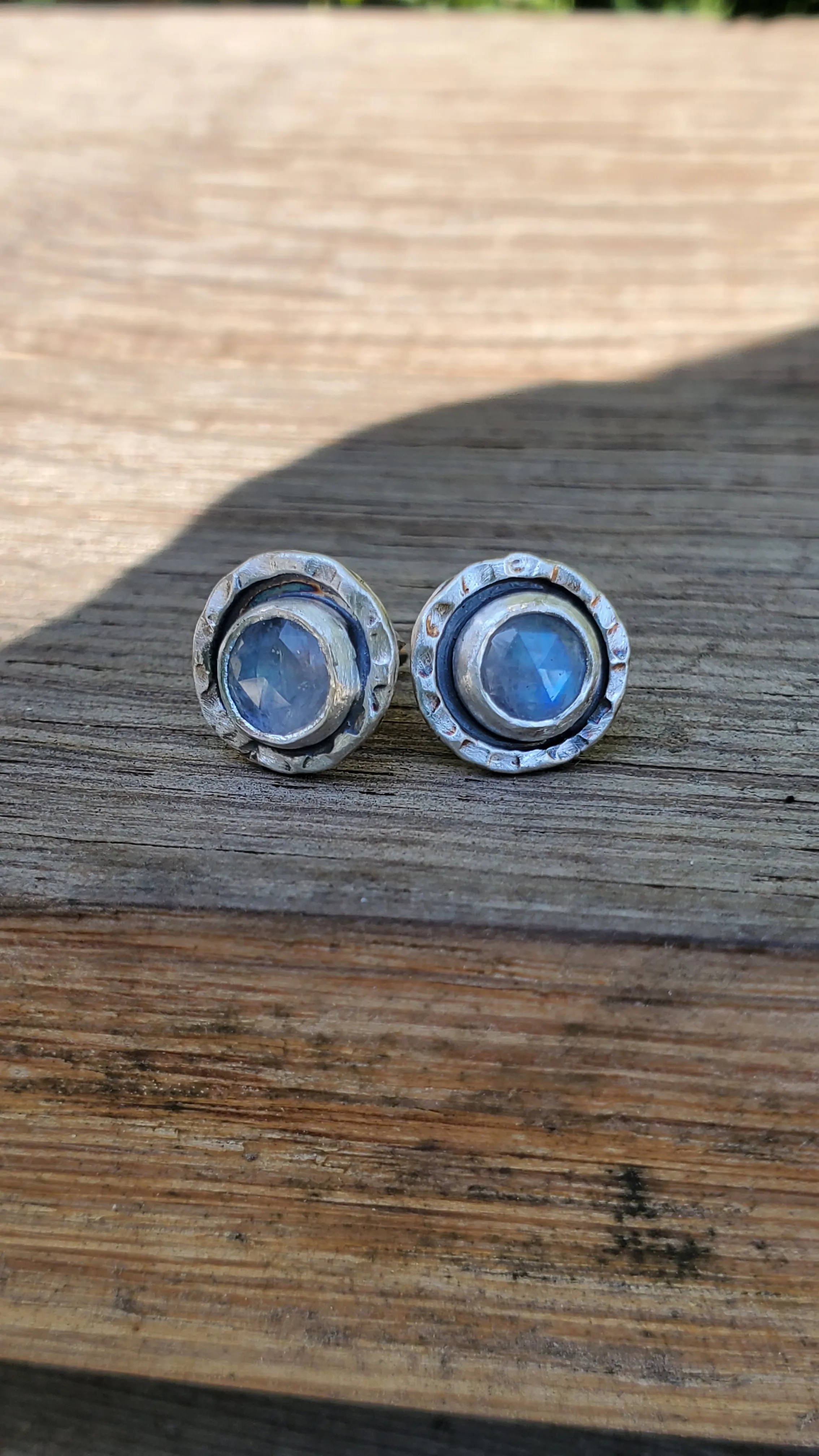 MOON Horizon Studs