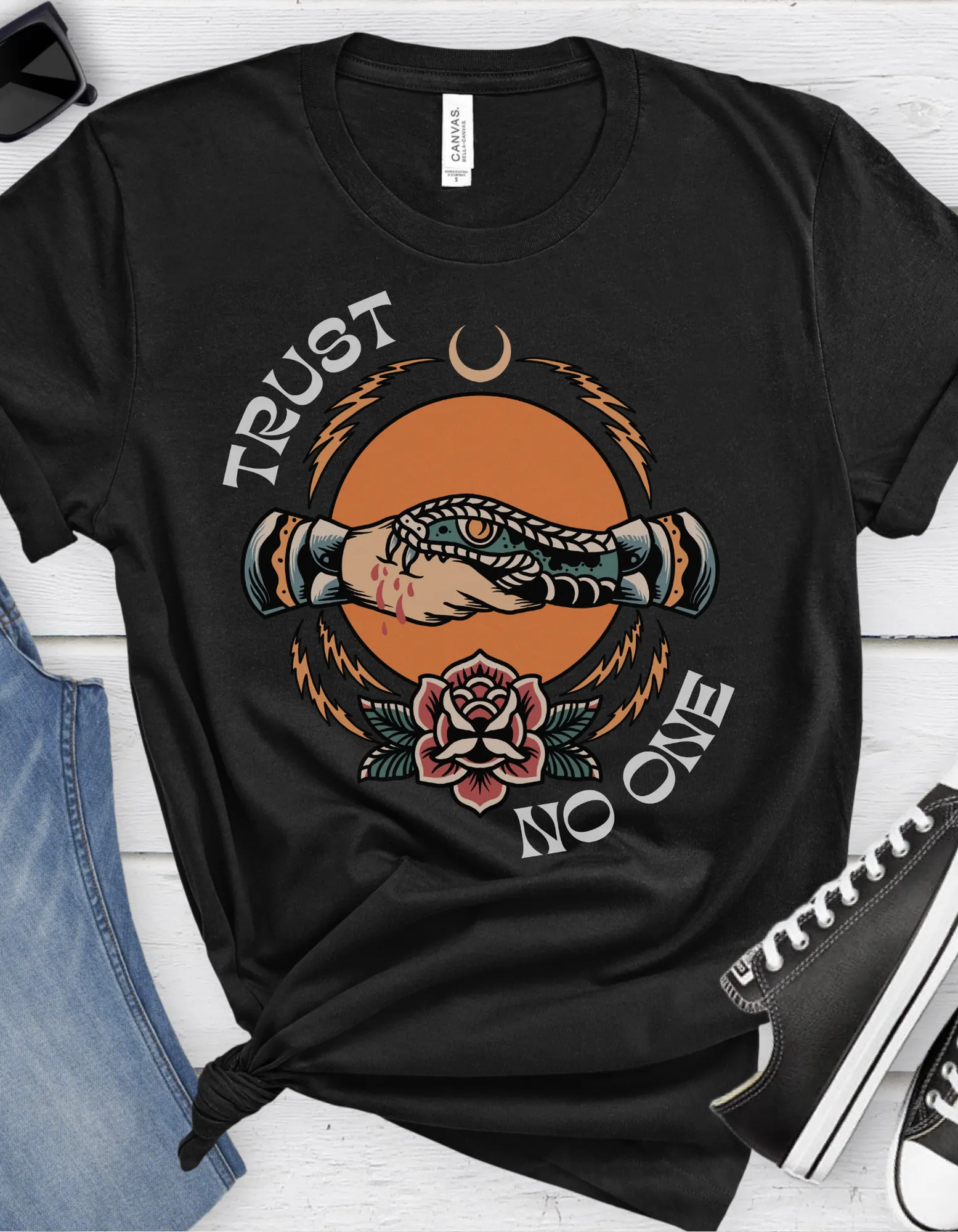 Trust No One Snake Bite Tattoo T-shirt / Unisex Vintage American Old School Traditional Tattoo Flash Tee Shirt / Punk Rock Clothing Tshirt